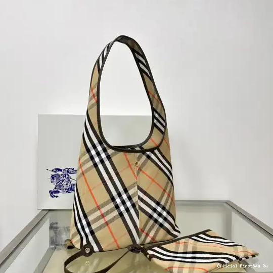 Official FirstBag Ru Small Check BURBERRY Shoulder Bag 0611